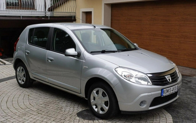 Dacia Sandero cena 15900 przebieg: 111000, rok produkcji 2011 z Dobrodzień małe 137